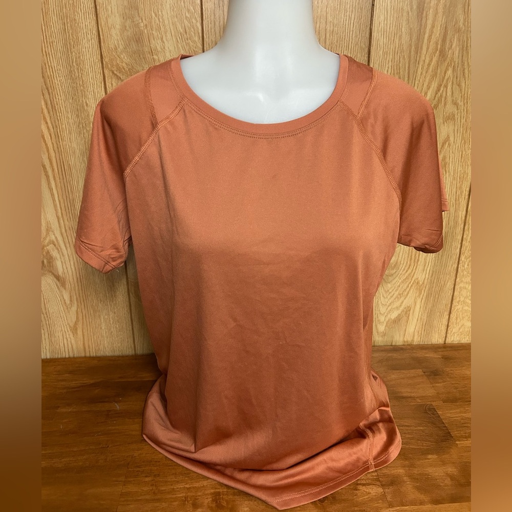 Tek Gear Pecan Short Sleeve Workout Tee Size M